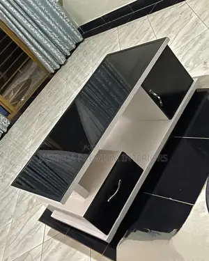 Centre Tables/Classic Center Table/Center Tables/Coffee Table/Table332