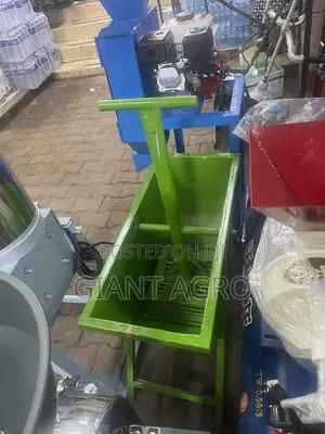 Manual Groundnut Sheller Machine
