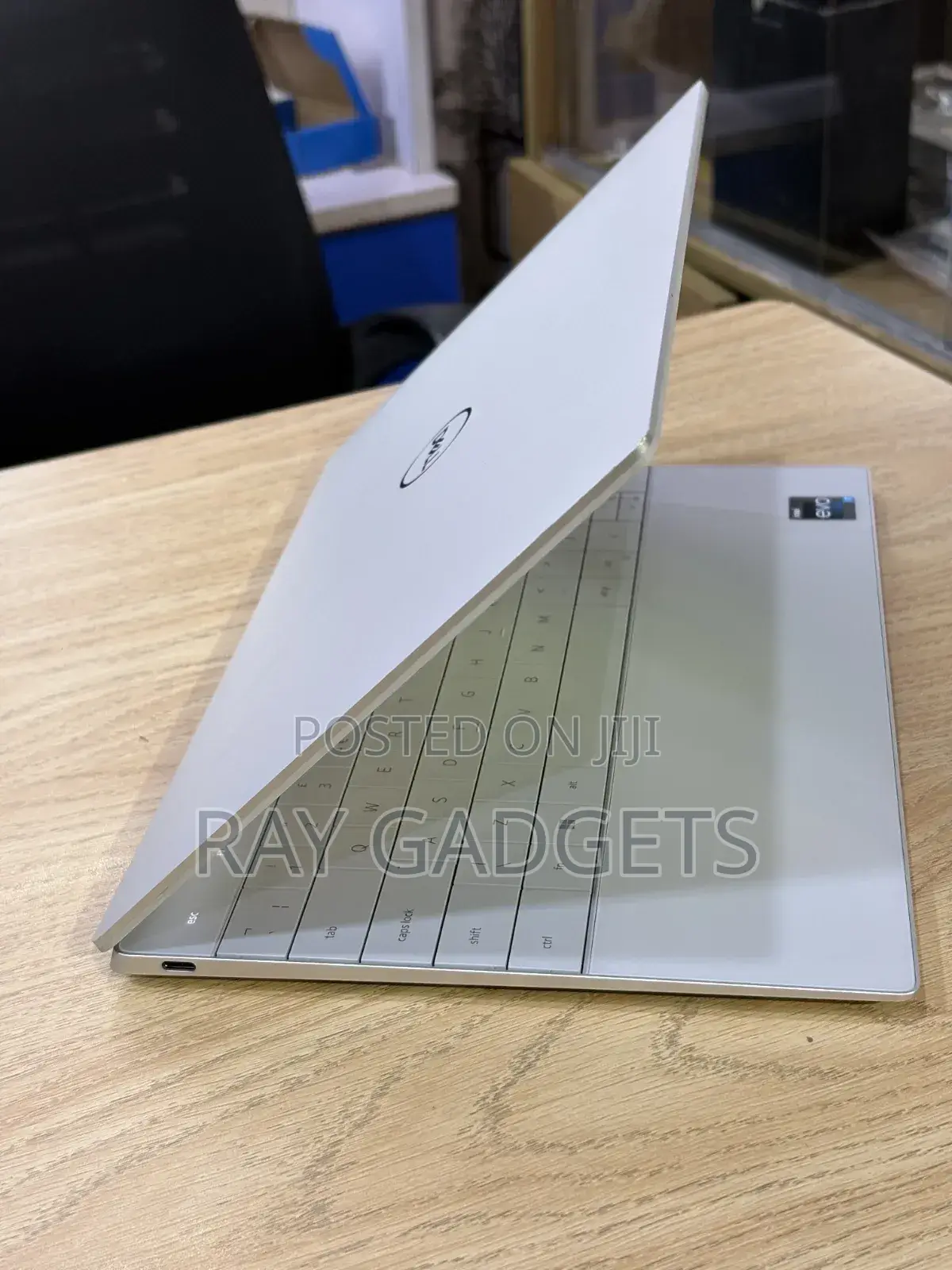 New Laptop Dell XPS 13 9320 16GB Intel Core i7 SSD 512GB