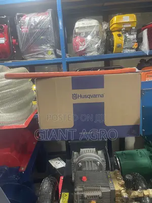 Husqvarna Chainsaw/Powersaw Machine 272