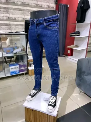 Tapered Jeans