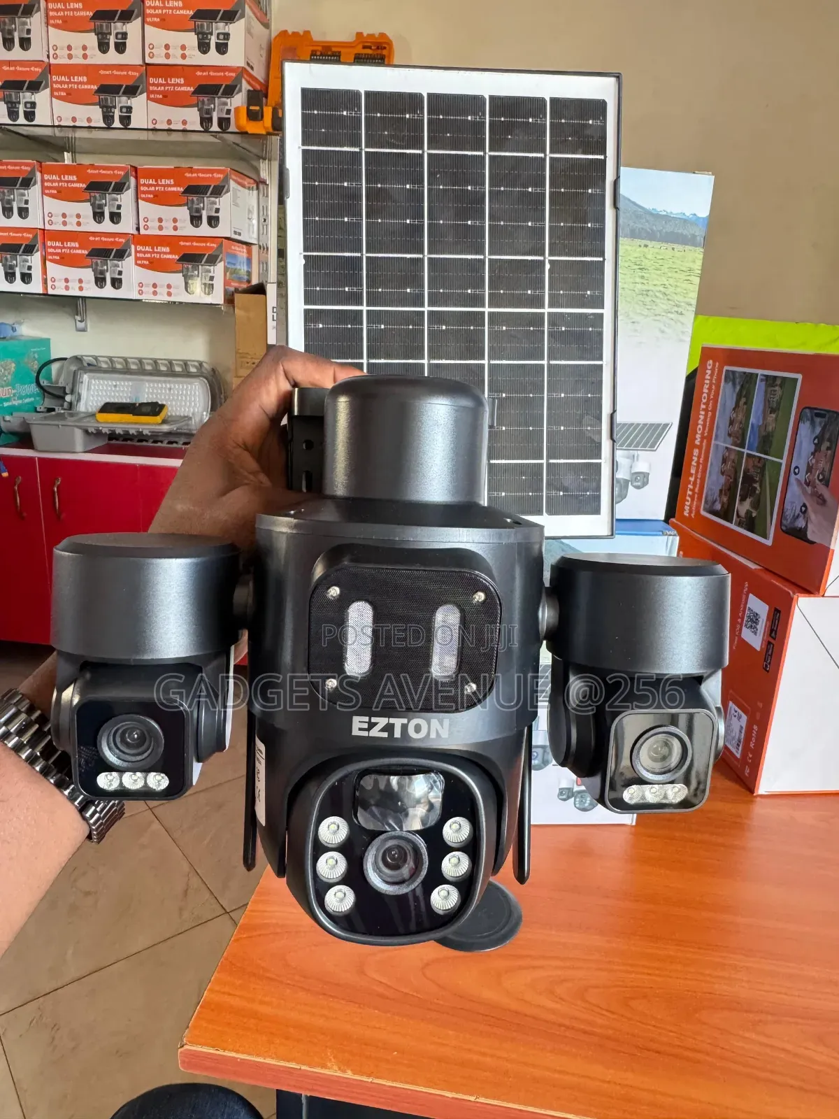 Ezton 4g Solar-Powered Outdoor Security Camera
