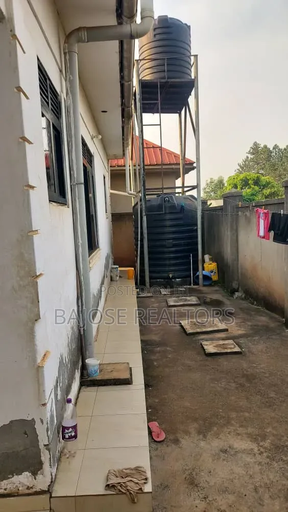 Furnished 3bdrm Mansion in Nsangi, Central Division for sale