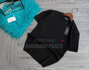 Body Fitting Knitted T-Shirts