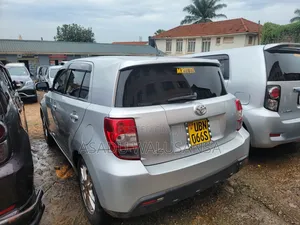 Toyota IST 2011 Silver
