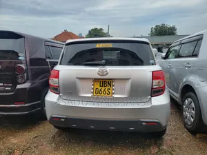Toyota IST 2011 Silver