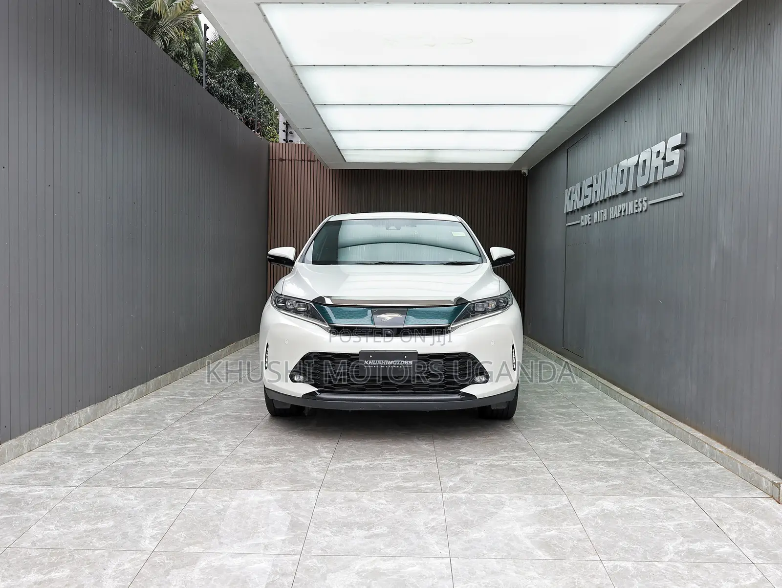 Toyota Harrier 2.0 2017 White