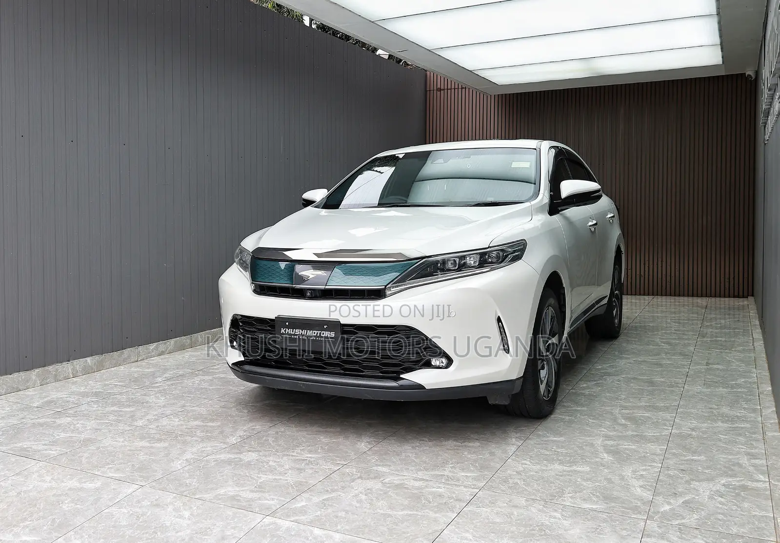 Toyota Harrier 2.0 2017 White