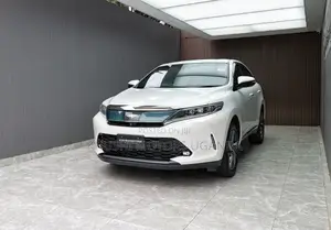 Toyota Harrier 2.0 2017 White