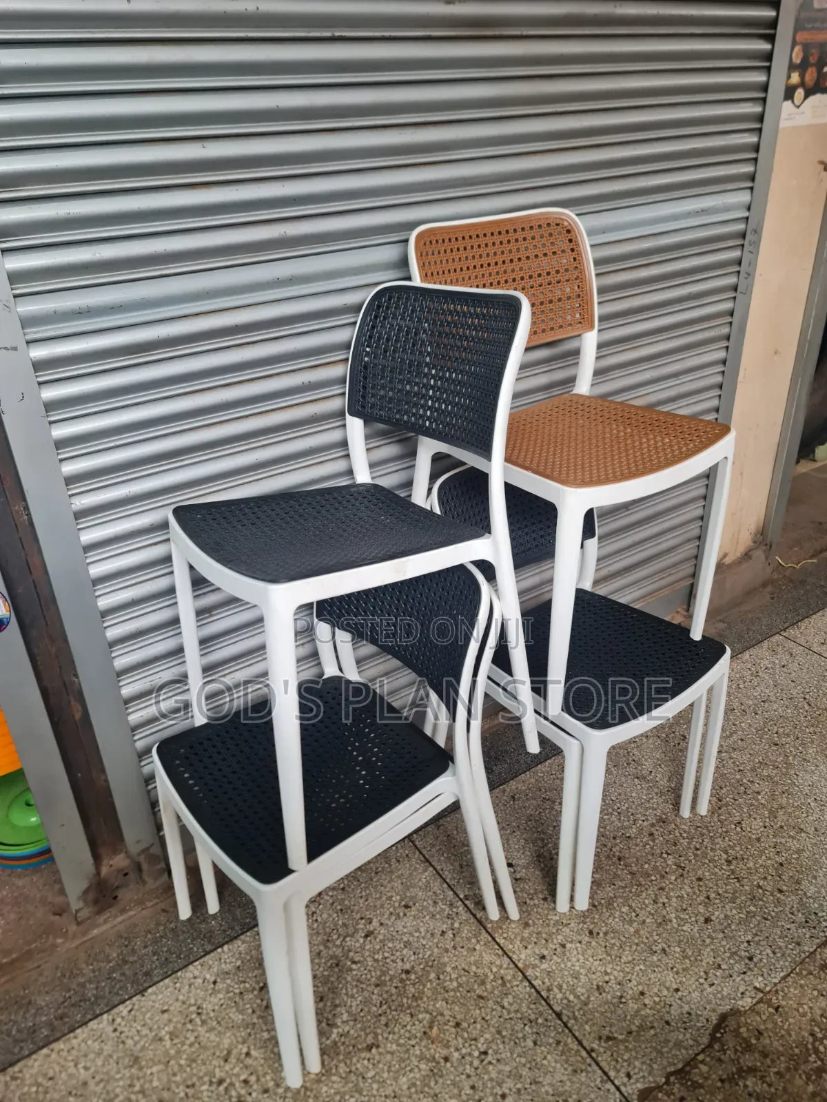White Framed Plastic Chairs Plastic Chairs for Cafe/Bar and Dining