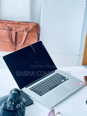 New Laptop Apple MacBook Pro 16GB Intel Core i7 SSD 512GB