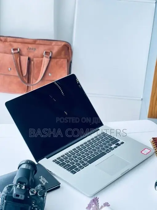 New Laptop Apple MacBook Pro 16GB Intel Core i7 SSD 512GB