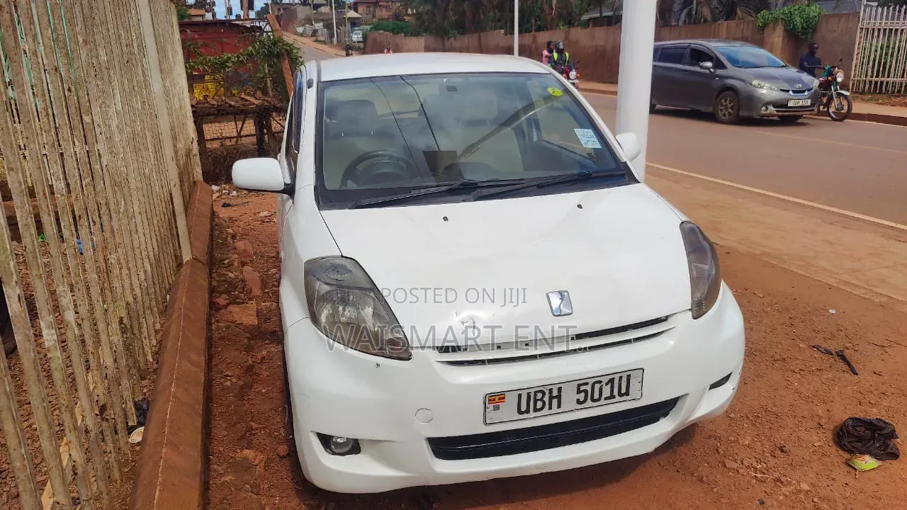 Toyota Passo 2012 Off white