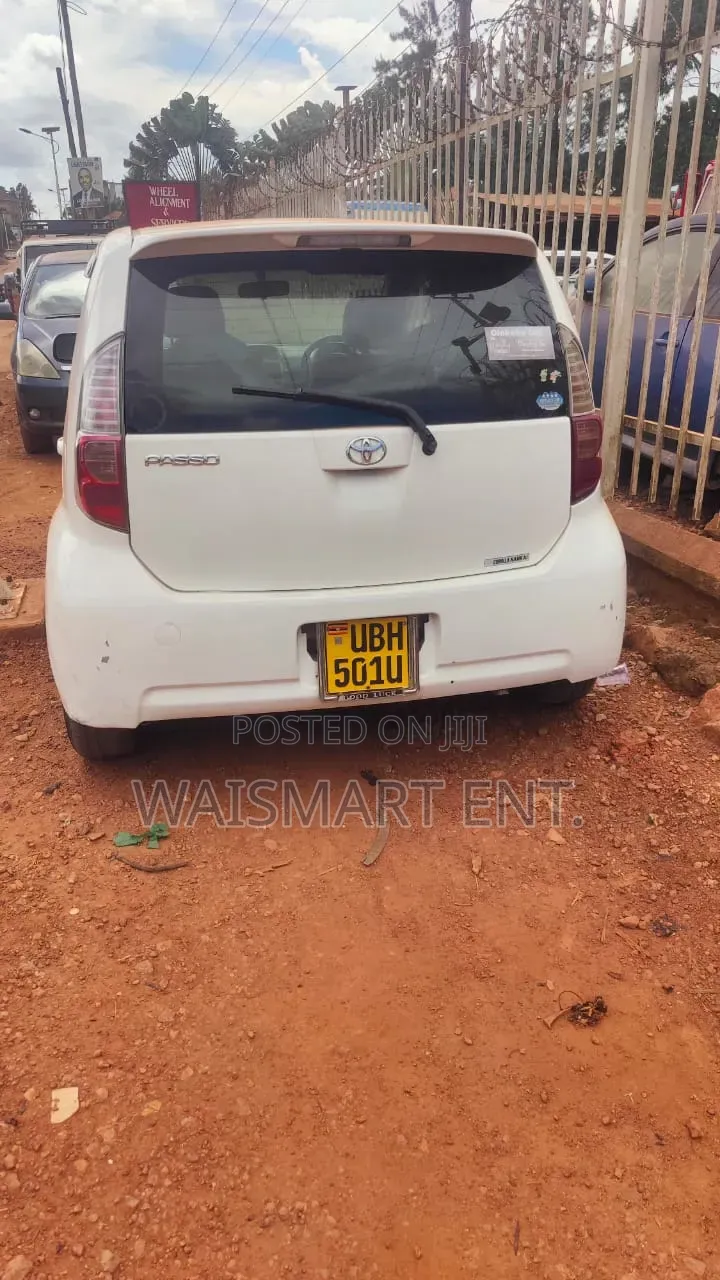 Toyota Passo 2012 Off white