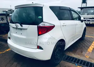 Toyota Ractis 1.5 AWD 2013 White