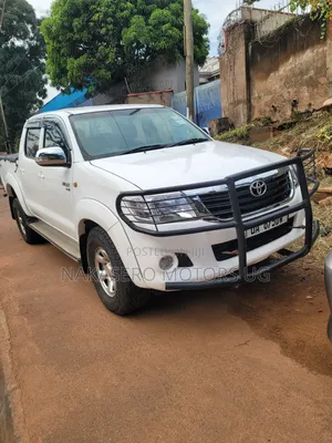 Toyota Hilux 2.5 D-4D 2008 White
