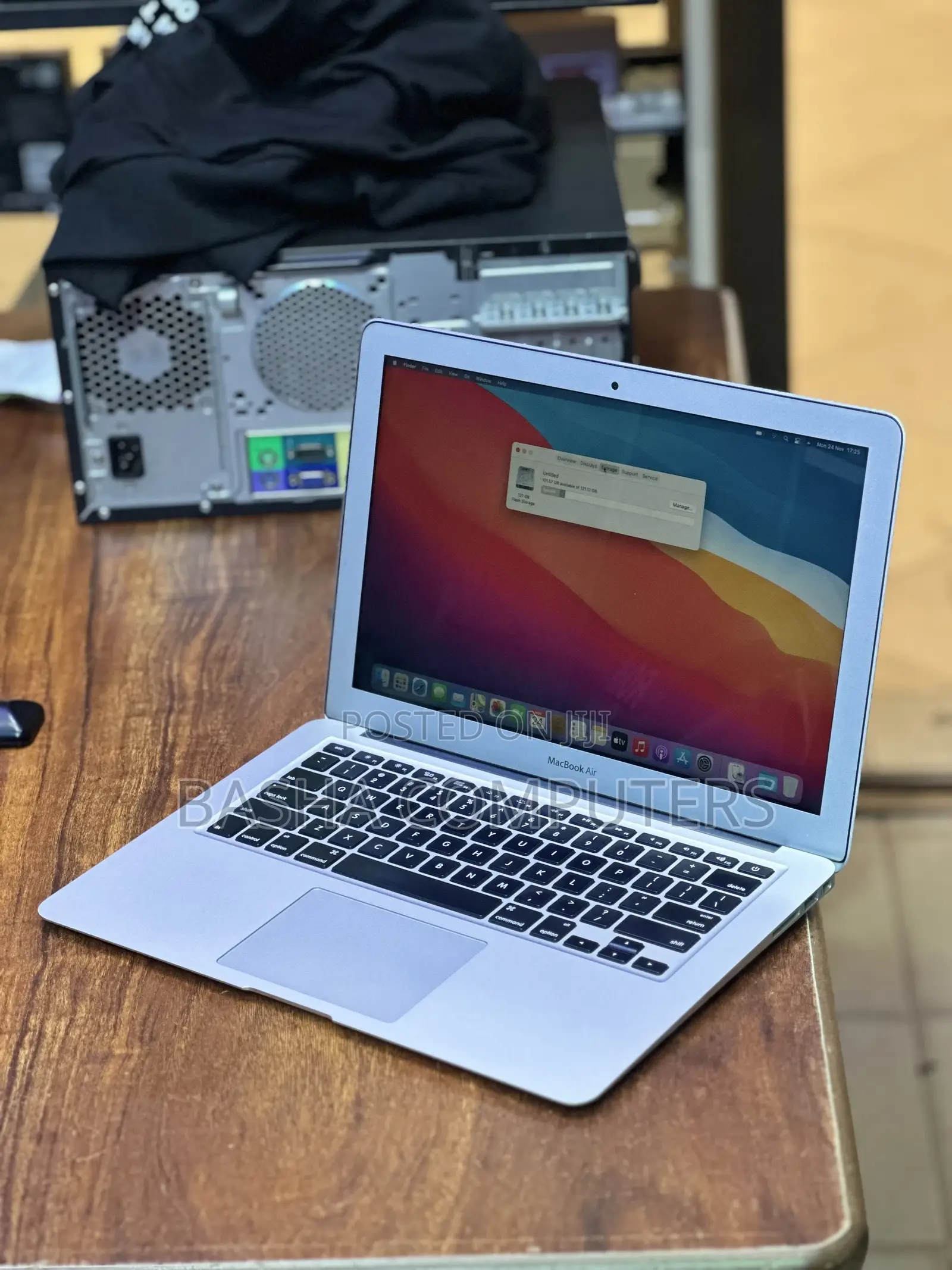 New Laptop Apple MacBook Air 8GB Intel Core i5 SSD 256GB