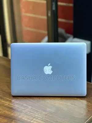 New Laptop Apple MacBook Air 8GB Intel Core i5 SSD 256GB