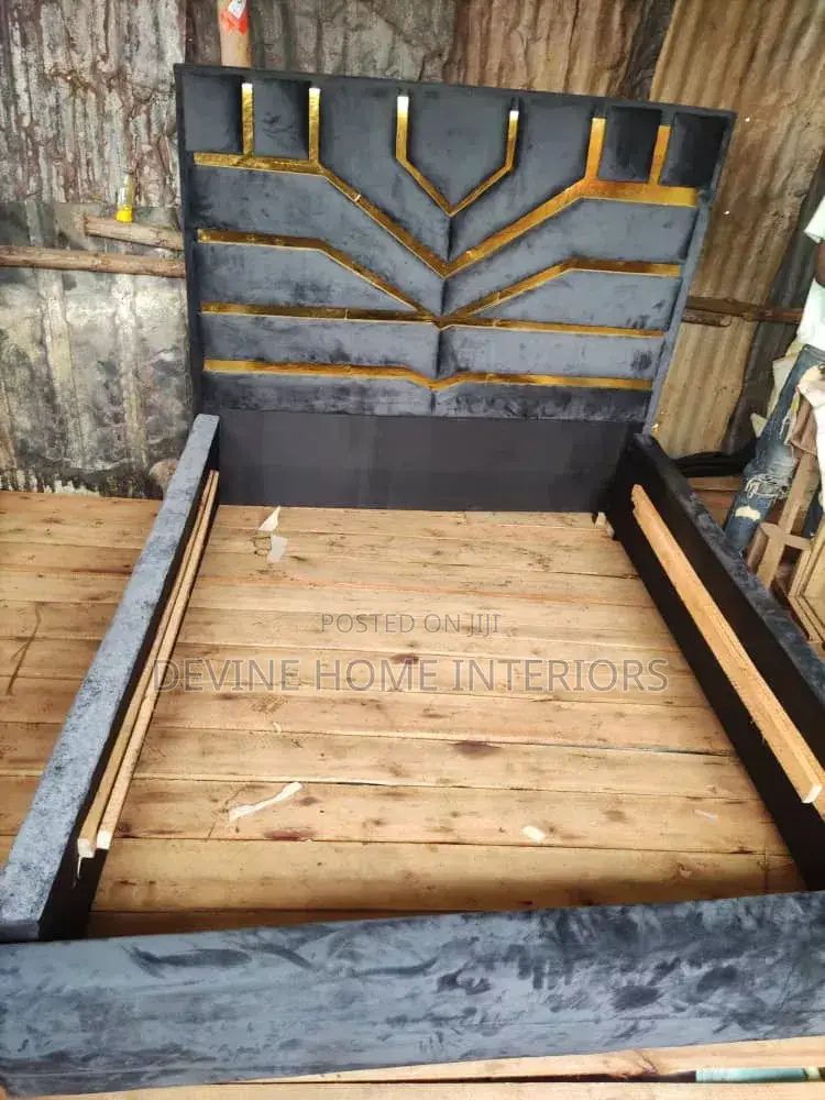 Yy Headboard Bed