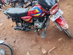Bajaj Boxer 125 2023 Red