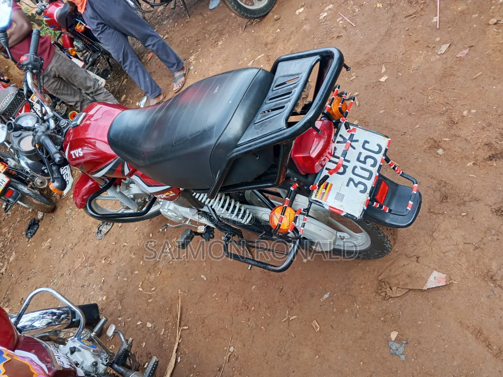 TVS HLX 125 2024 Red