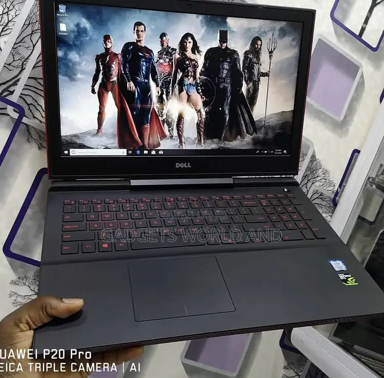 Laptop Dell Inspiron 15 7566 8GB Intel Core i5 SSD 256GB