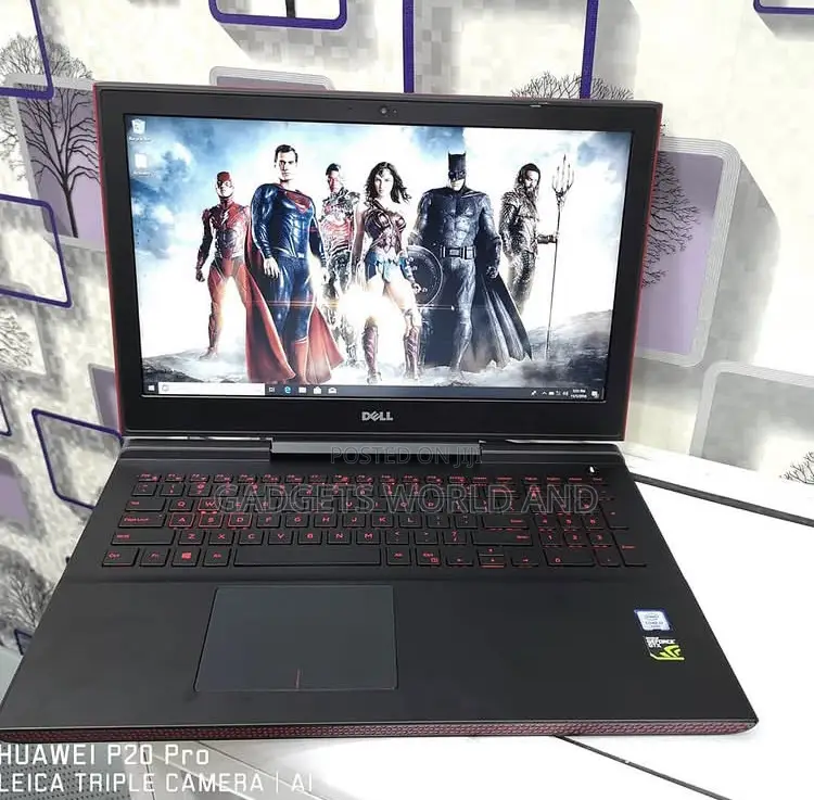 Laptop Dell Inspiron 15 7566 8GB Intel Core i5 SSD 256GB