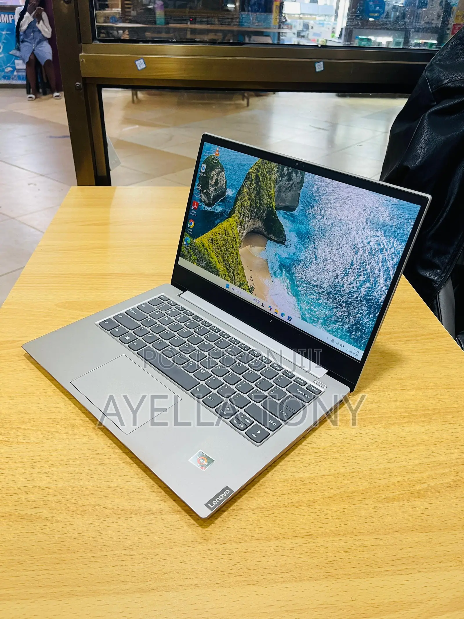 New Laptop Lenovo Ideapad 3 8GB AMD Ryzen 5 SSD 256GB