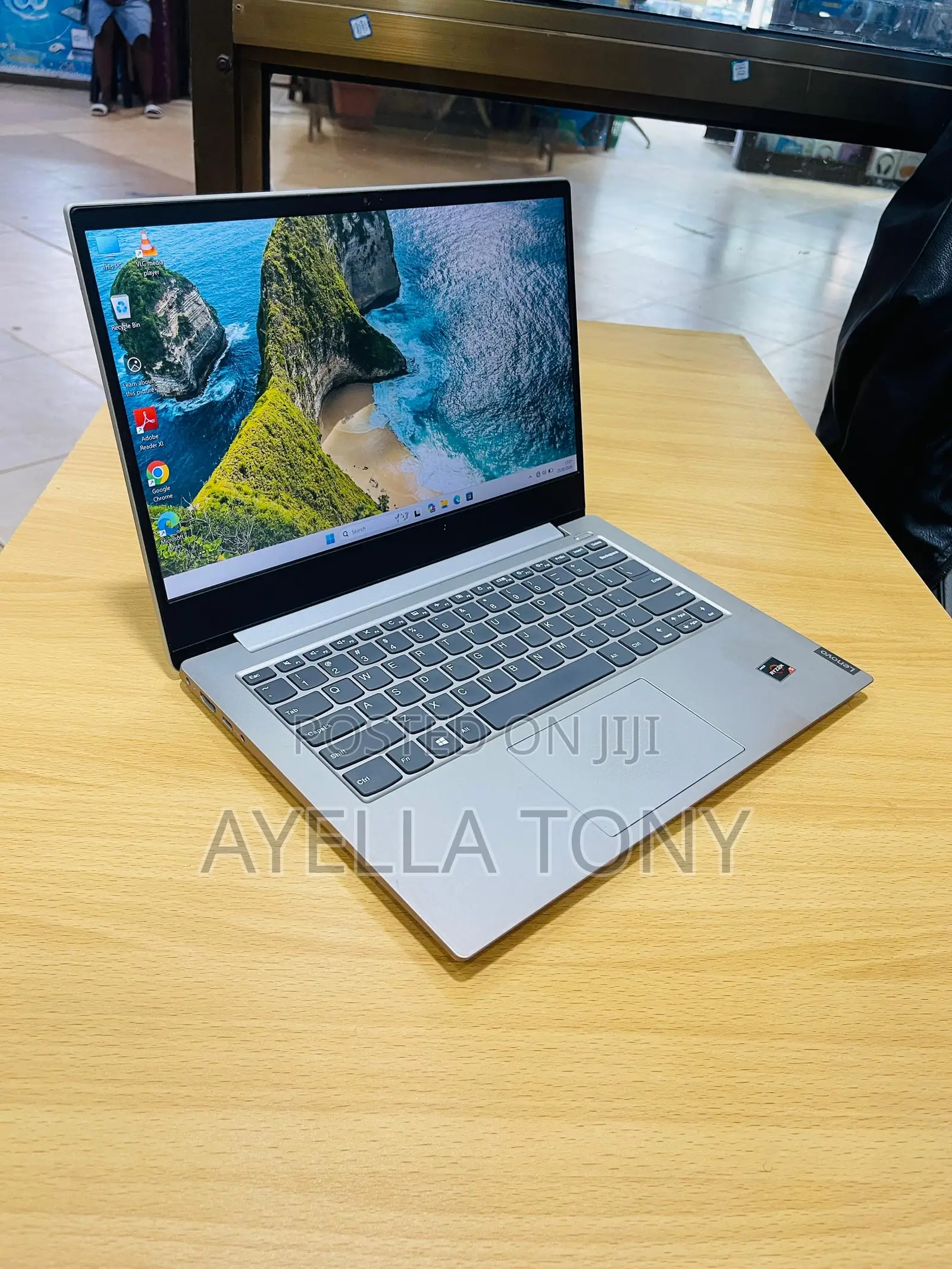 New Laptop Lenovo Ideapad 3 8GB AMD Ryzen 5 SSD 256GB