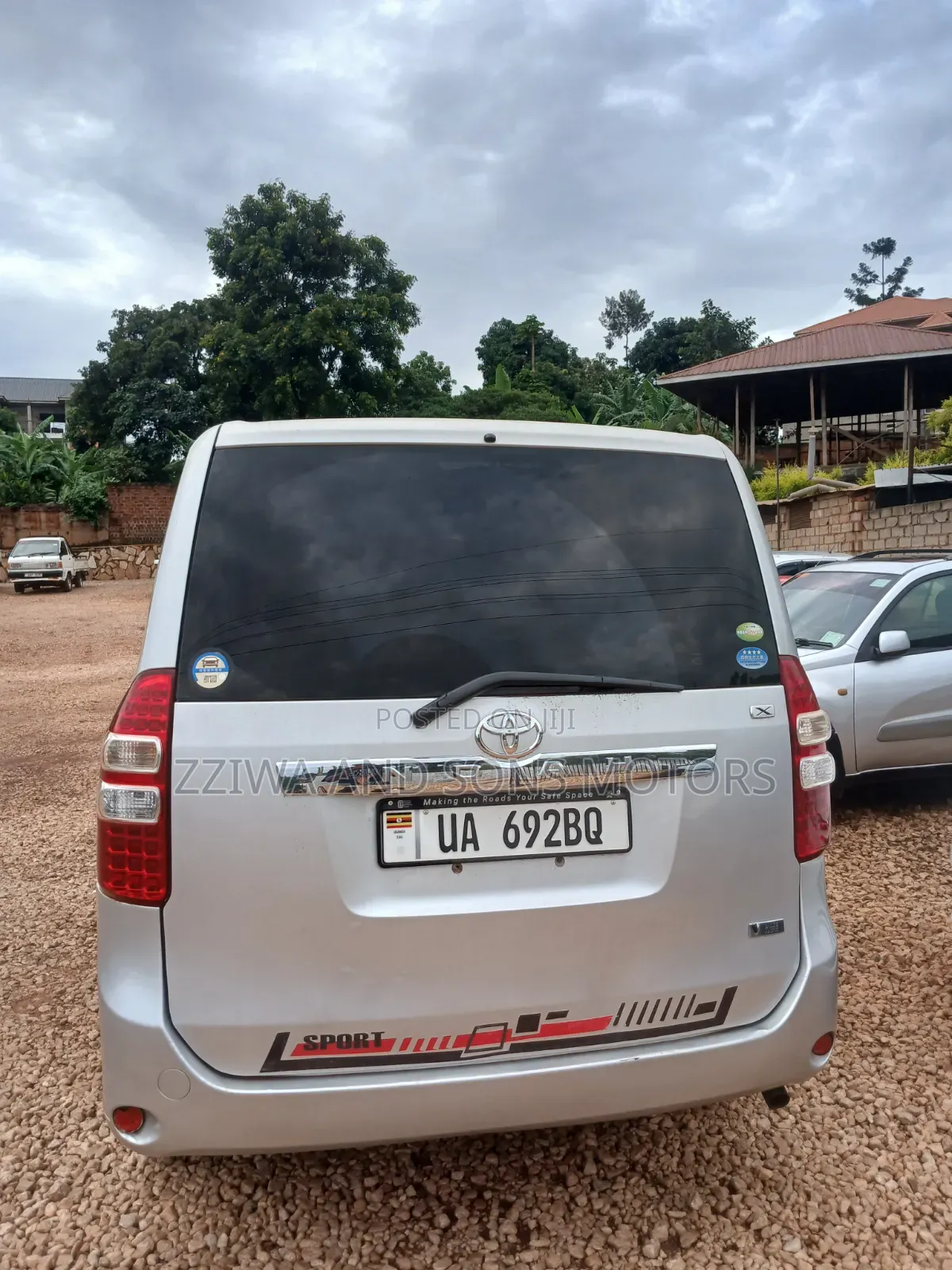 Toyota Noah 2.0 AWD (8 Seater) 2018 Silver