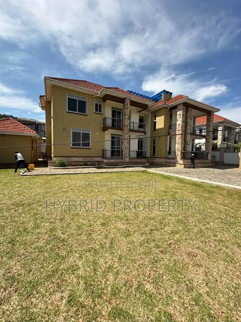 5bdrm House in Kigo~Munyonyo Along, Ssabagabo-Makindye for sale