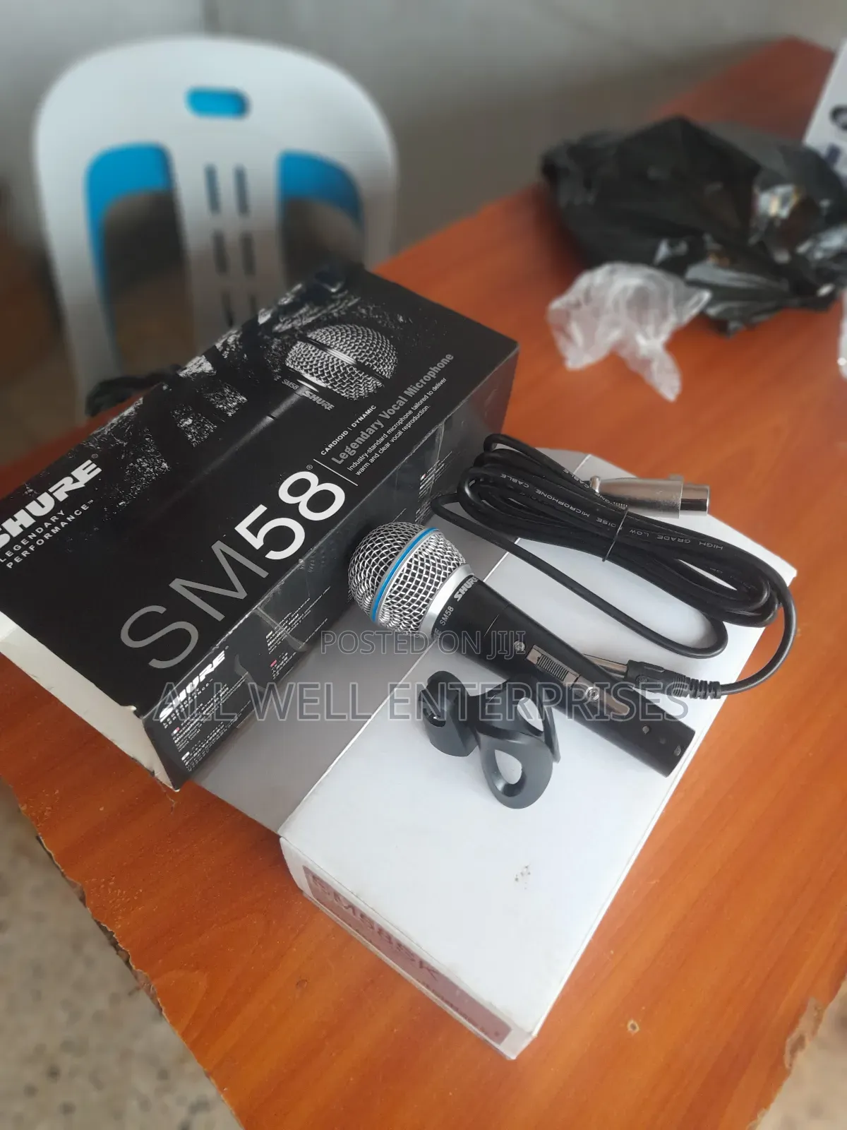 Shure Sm 58 Legendary Vocal Microphone
