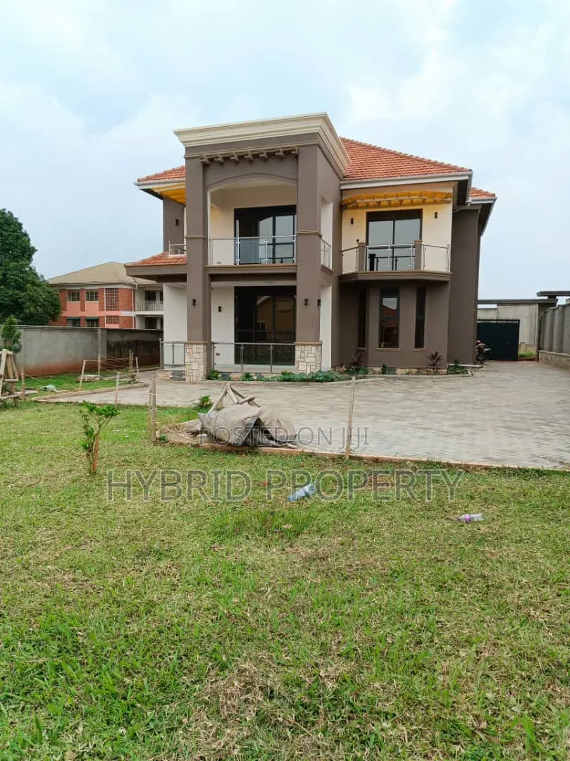 5bdrm House in Kigo~Munyonyo Along, Ssabagabo-Makindye for sale