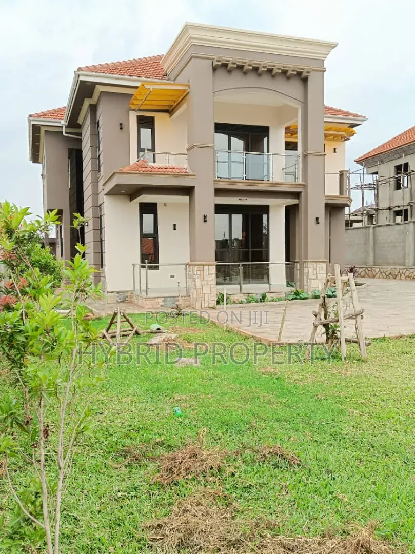 5bdrm House in Kigo~Munyonyo Along, Ssabagabo-Makindye for sale