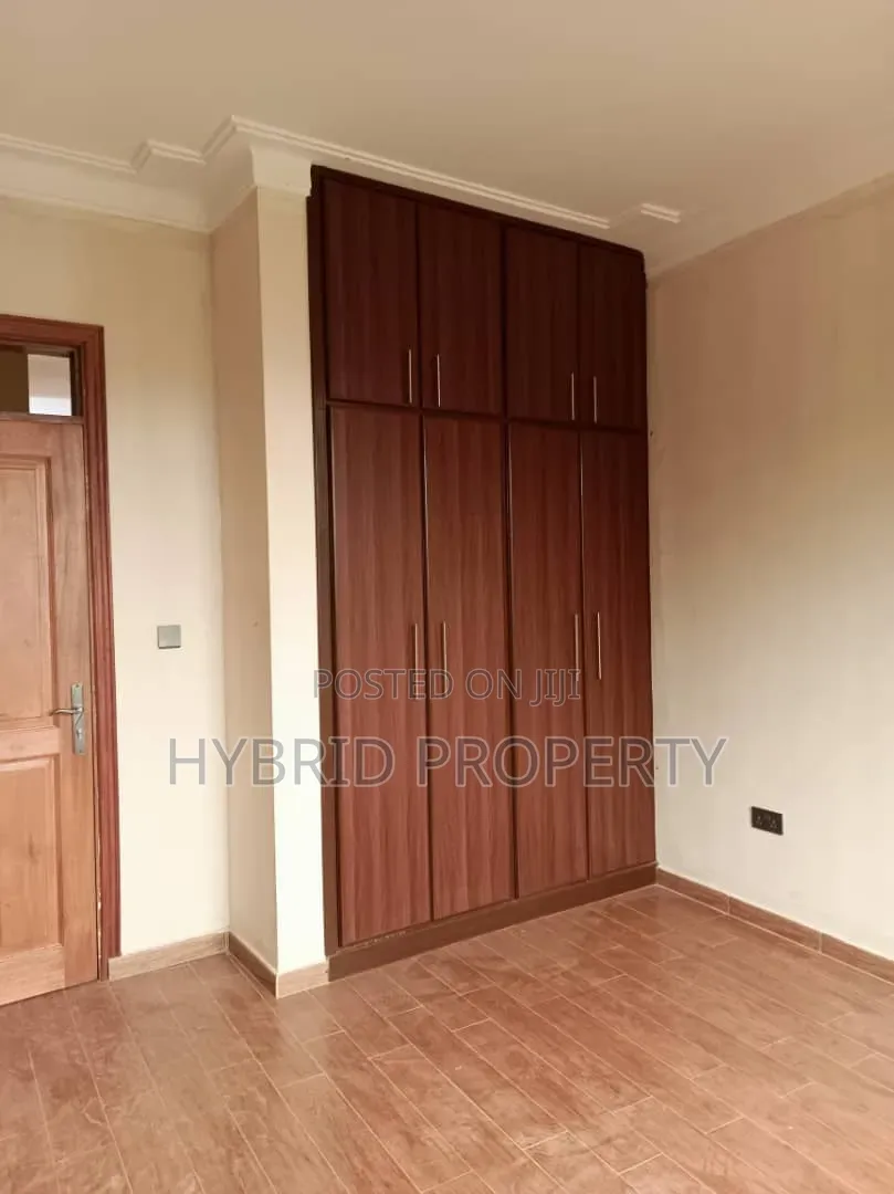 5bdrm House in Kigo~Munyonyo Along, Ssabagabo-Makindye for sale