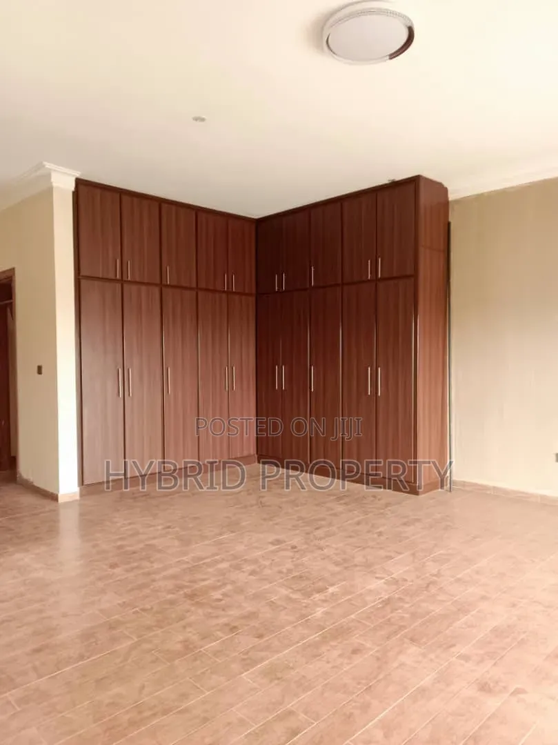 5bdrm House in Kigo~Munyonyo Along, Ssabagabo-Makindye for sale