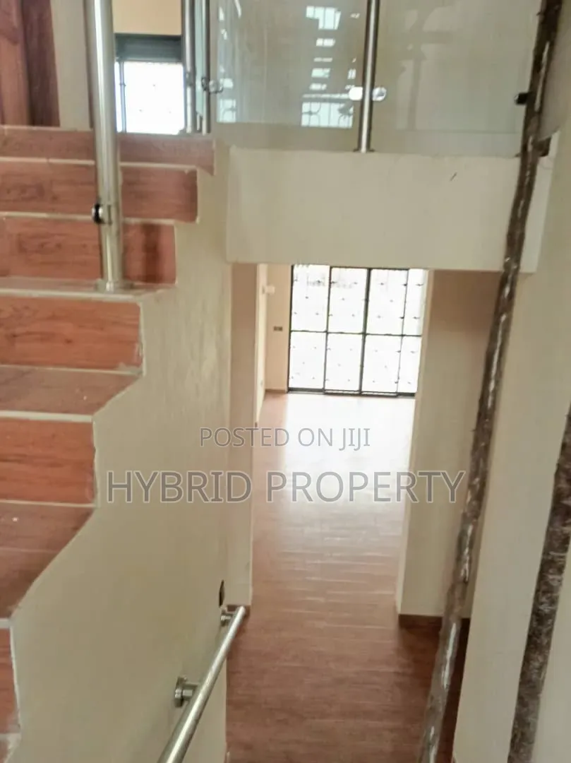 5bdrm House in Kigo~Munyonyo Along, Ssabagabo-Makindye for sale