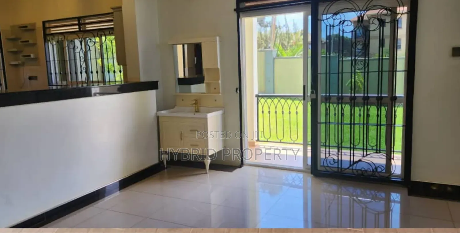 4bdrm House in Kitende Along, Ssisa for sale