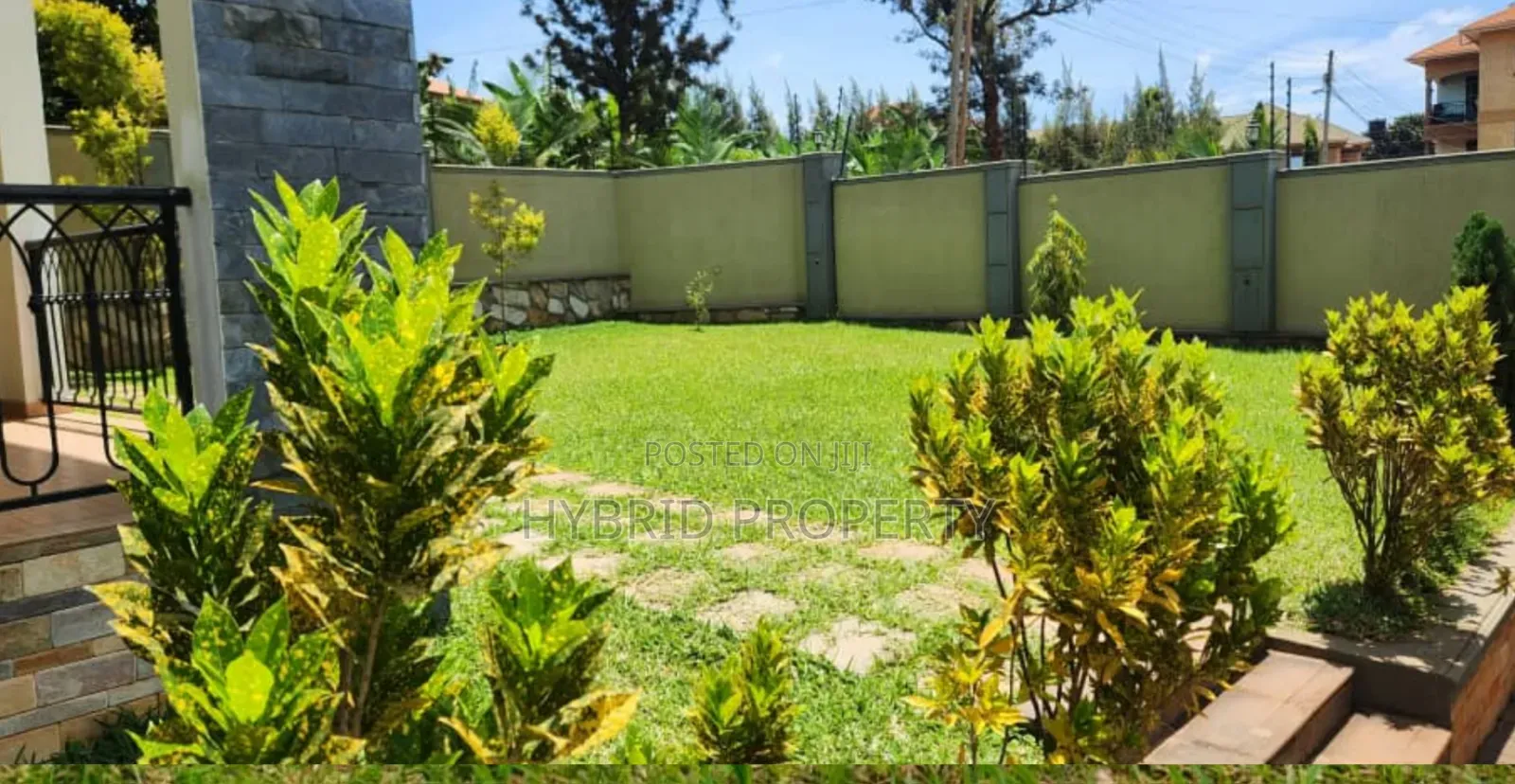 4bdrm House in Kitende Along, Ssisa for sale
