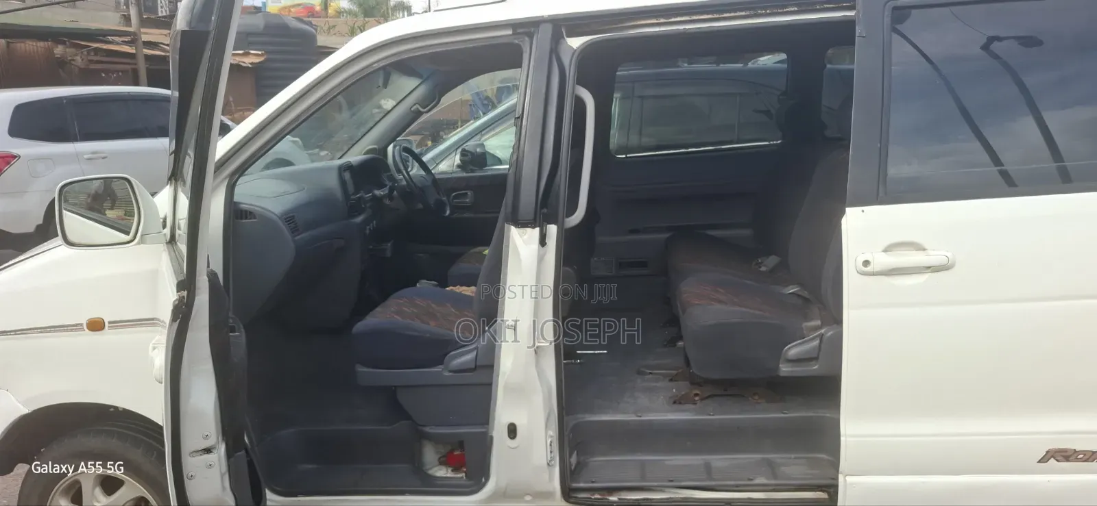 Toyota Noah 2001 White