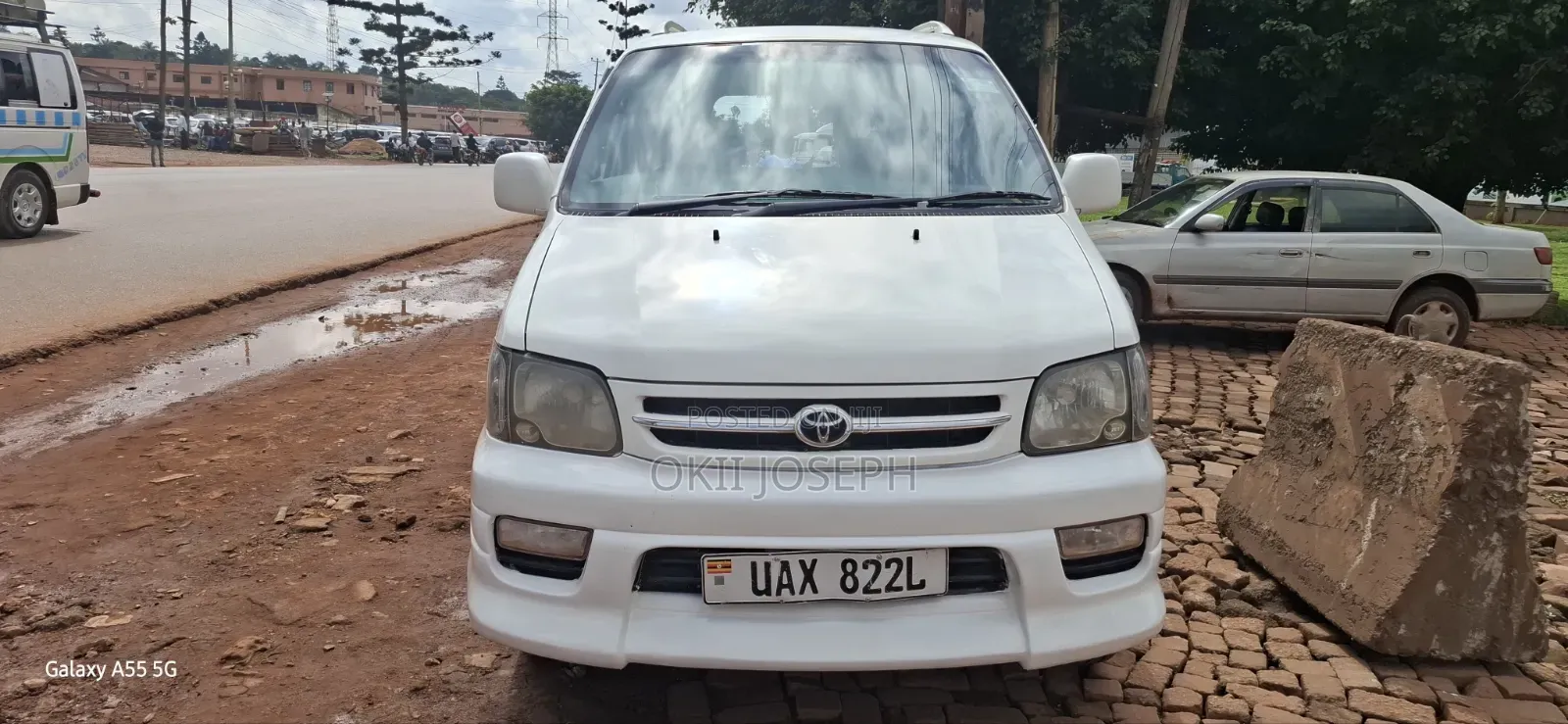 Toyota Noah 2001 White