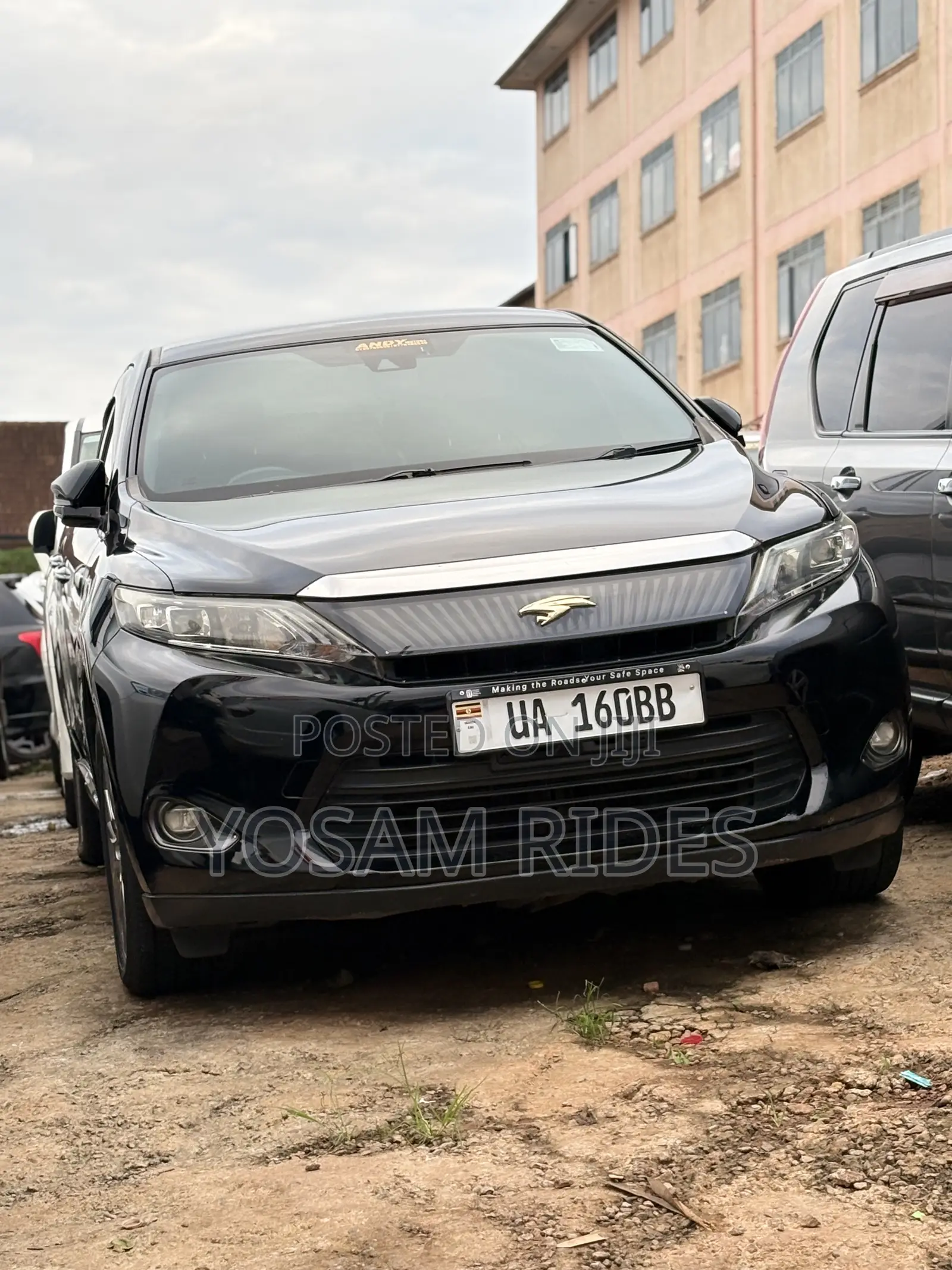 Toyota Harrier 2.0 2015 Black
