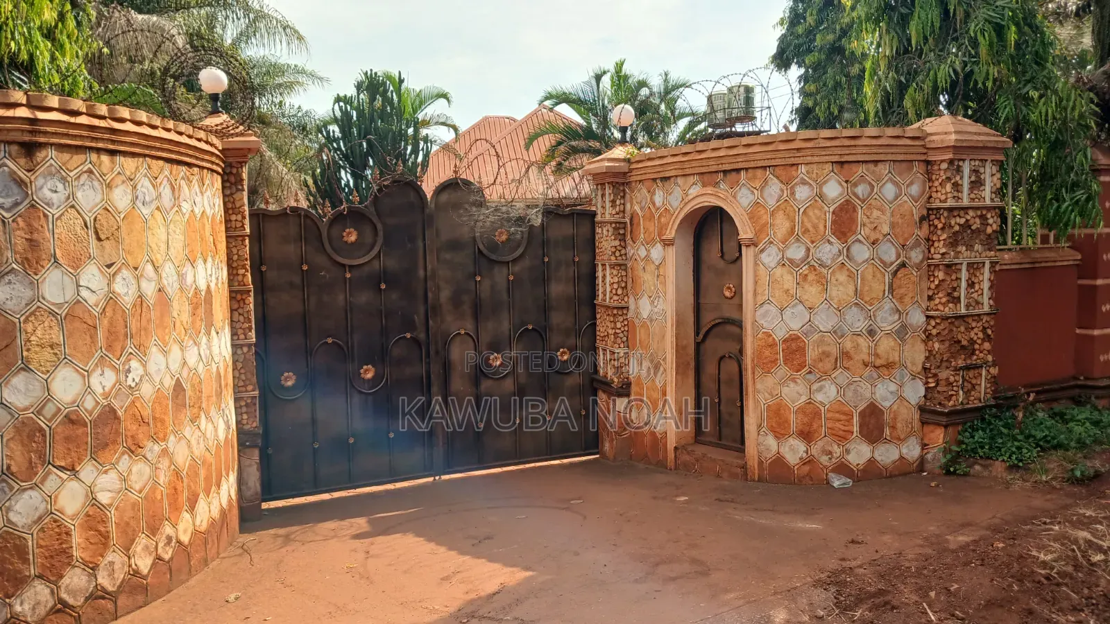 5bdrm Townhouse/Terrace in Jinja for sale