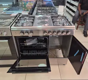Brand New Venus 4 by 2 Cooker With Electric Oven Available