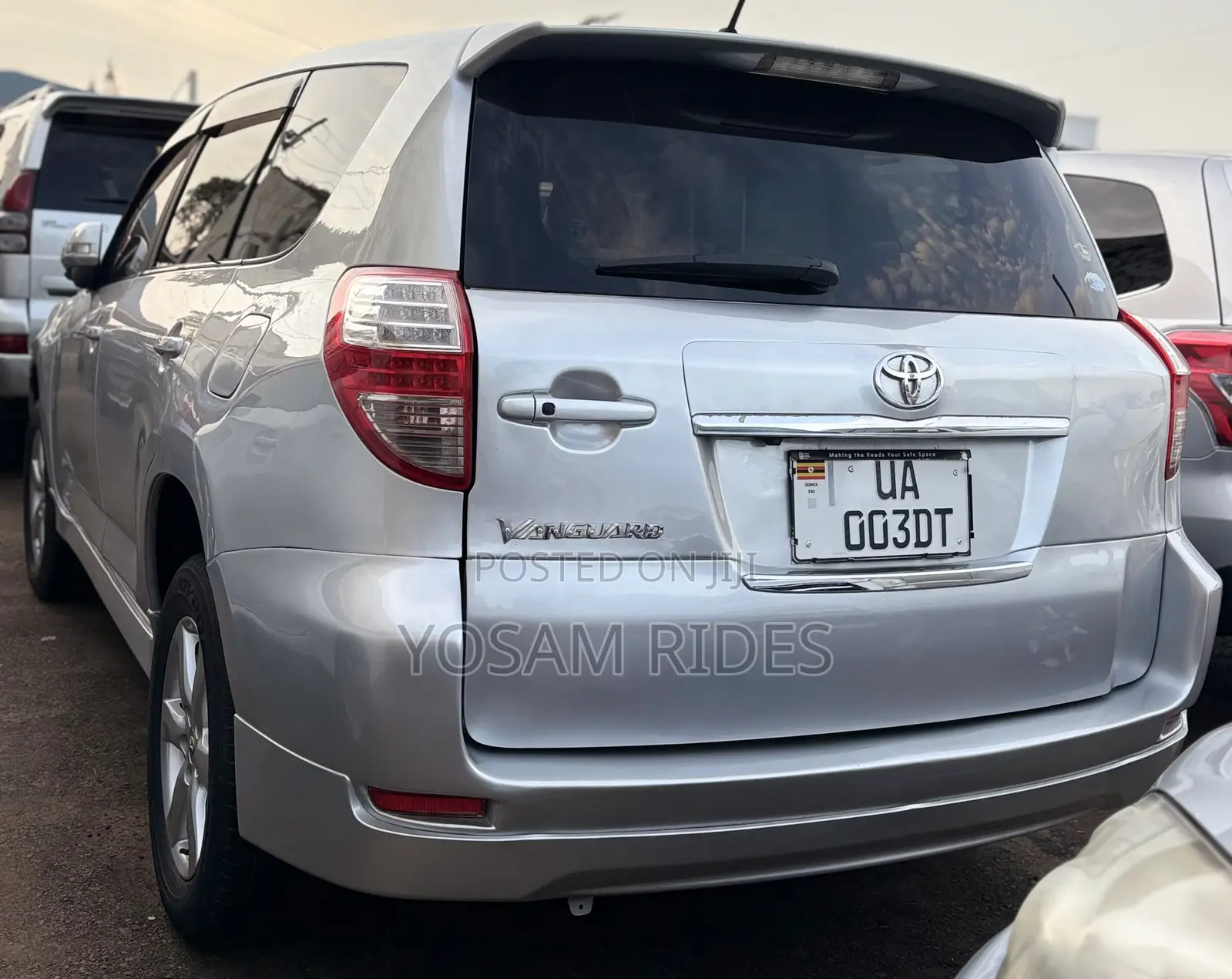 Toyota Vanguard 2010 Silver