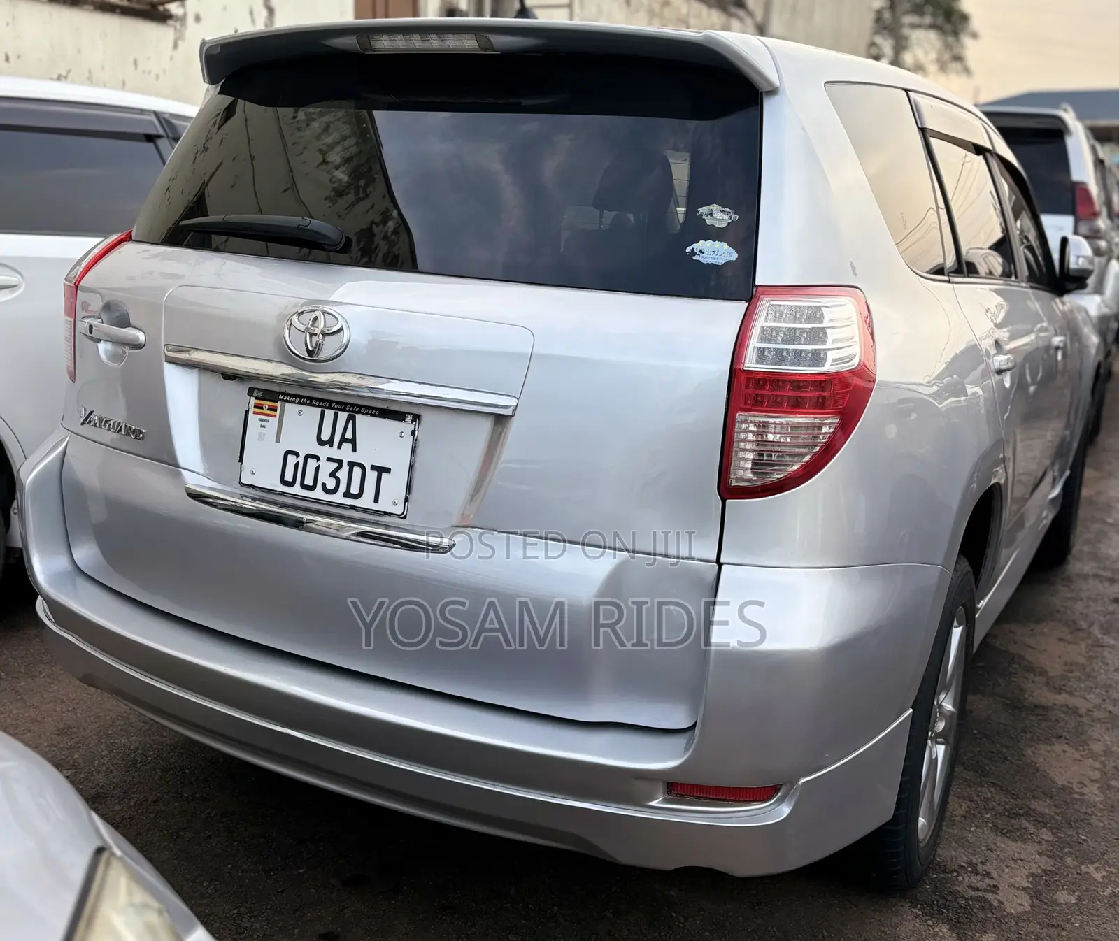 Toyota Vanguard 2010 Silver