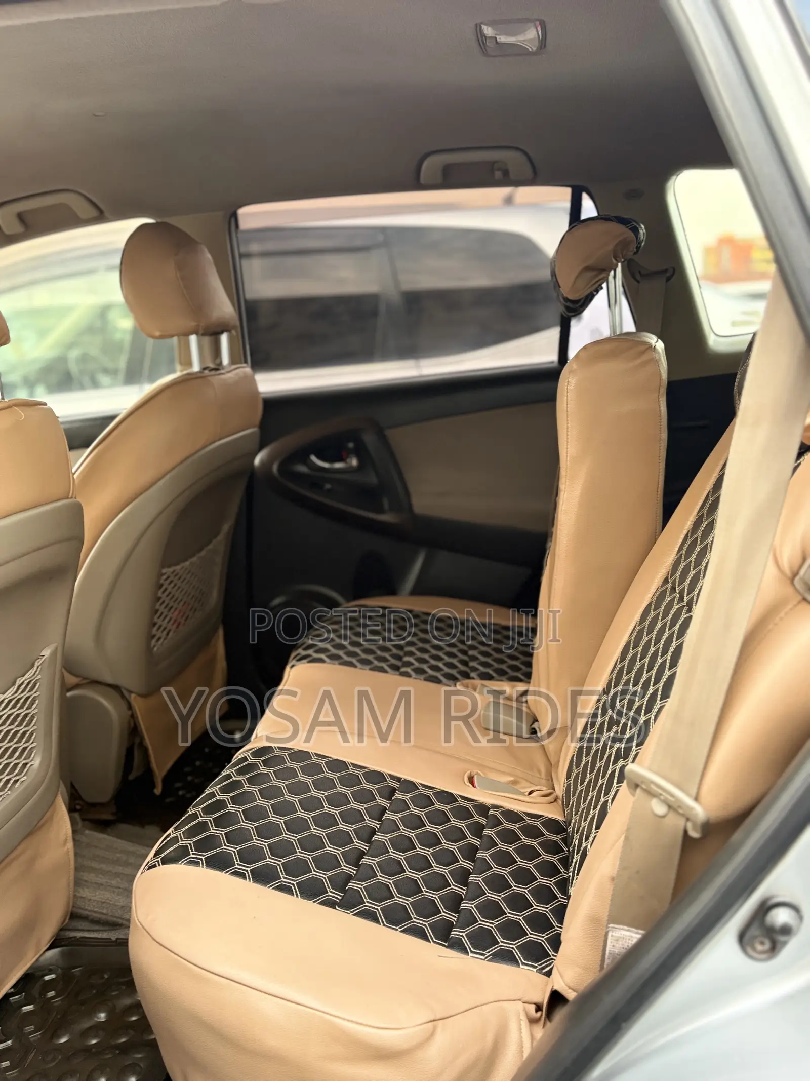 Toyota Vanguard 2010 Silver