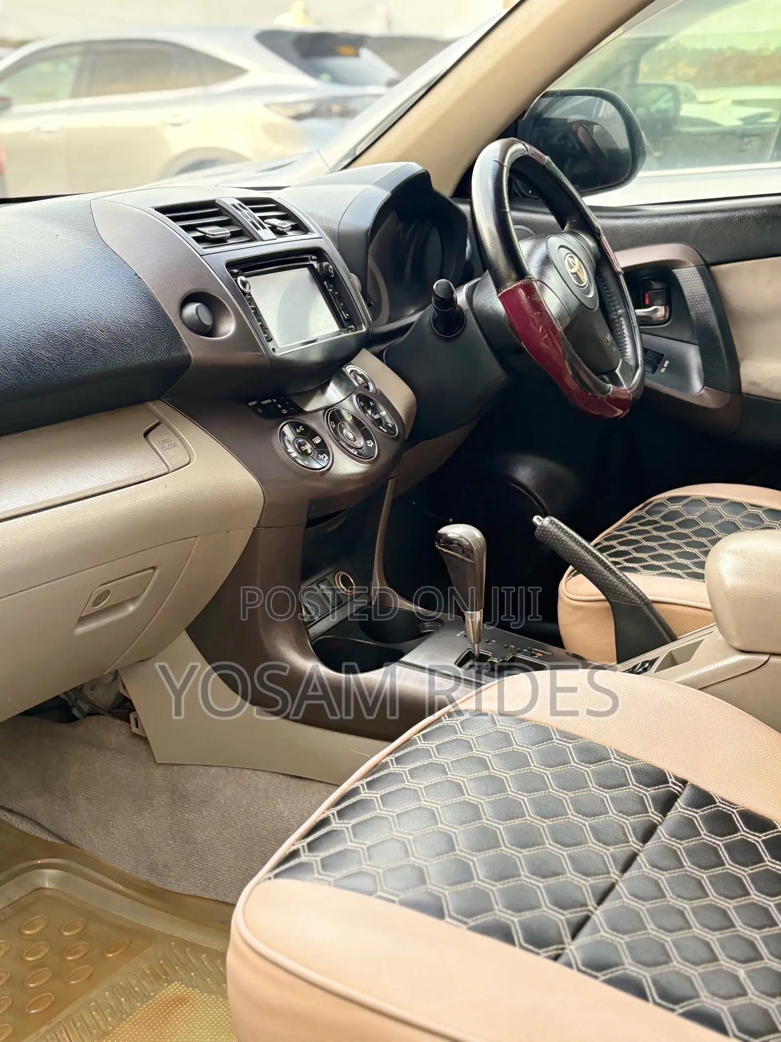 Toyota Vanguard 2010 Silver