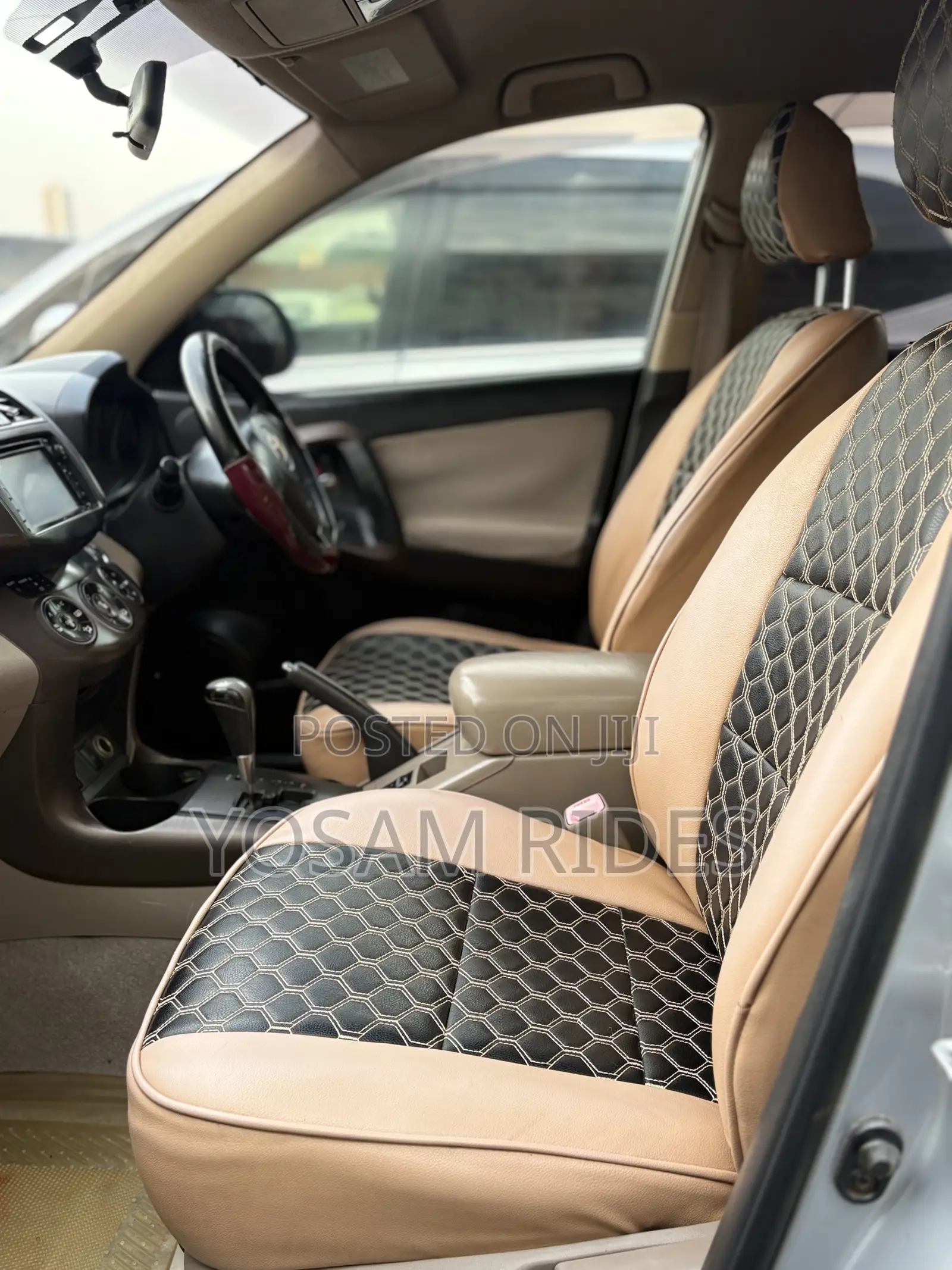 Toyota Vanguard 2010 Silver