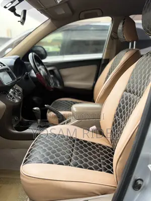 Toyota Vanguard 2010 Silver